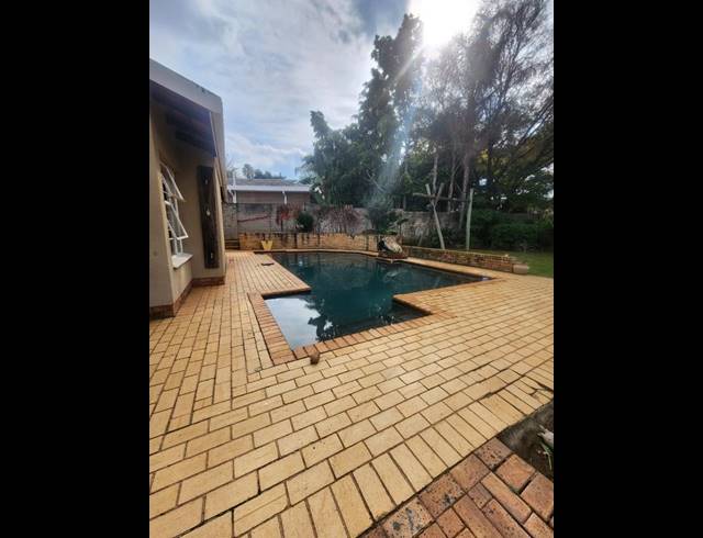 3 BEDROOM PROPERTY TO RENT IN SHARONLEA